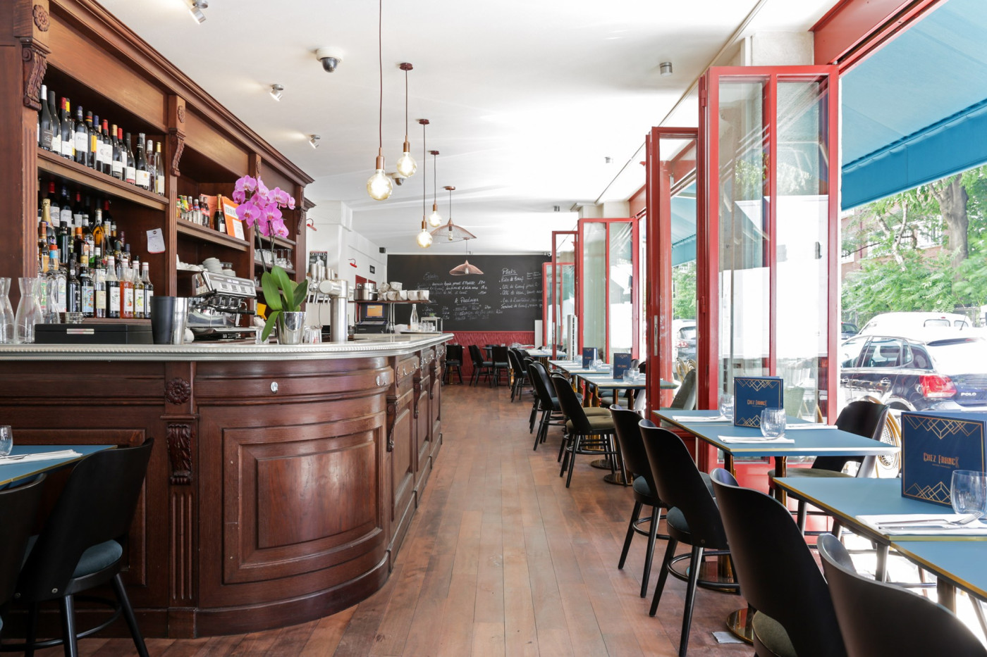 Intérieur du bistrot Chez Franck, restaurant rue Bayen, Paris 17e