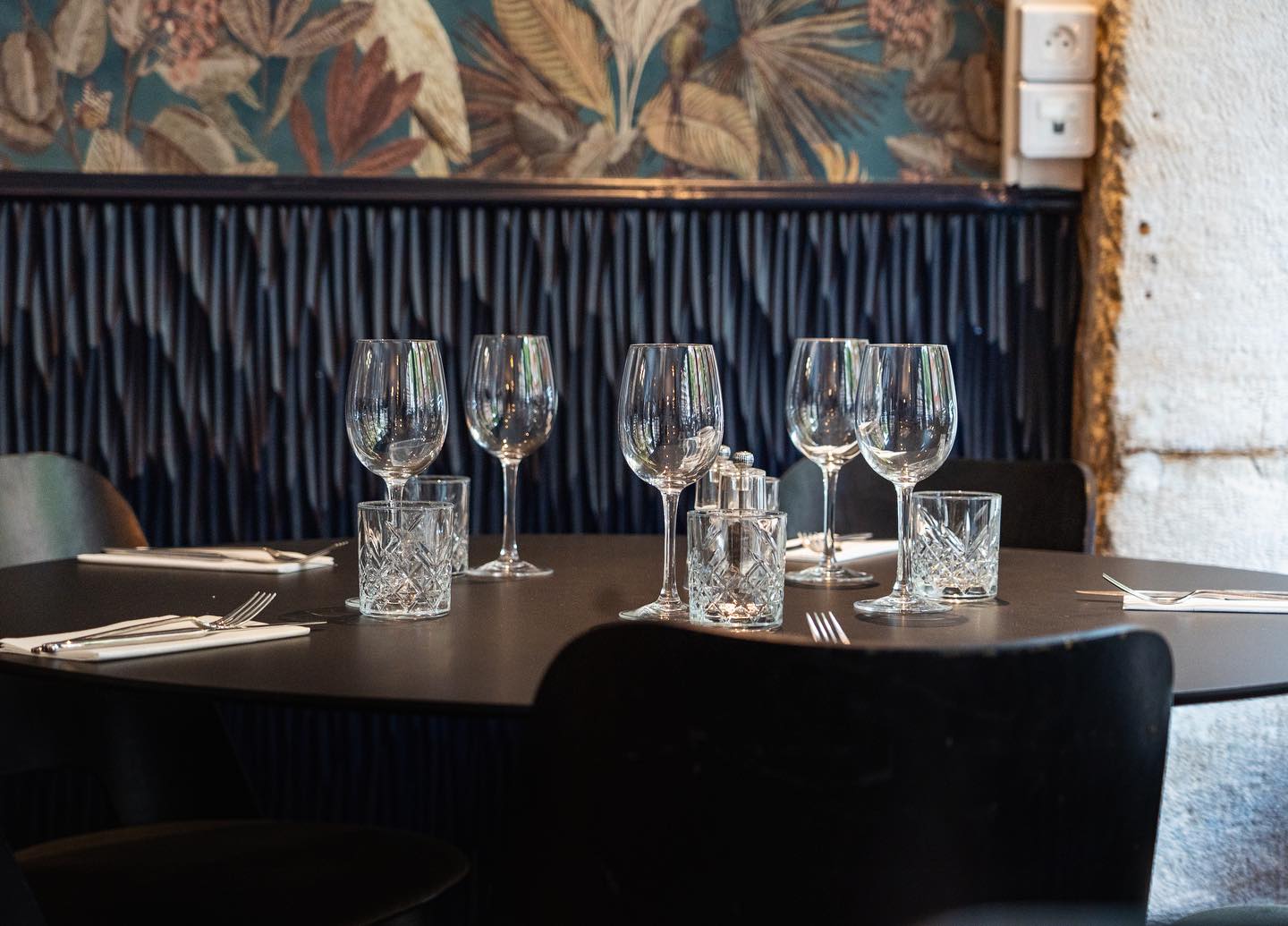 Intérieur du restaurant Chez Franck rue Bayen Paris
